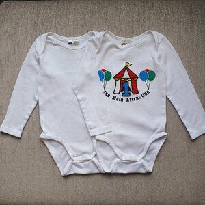 ⭐️4/$20⭐️ H&M White Long Sleeve Bodysuits Size 12-18 Months Circus 1st Birthday